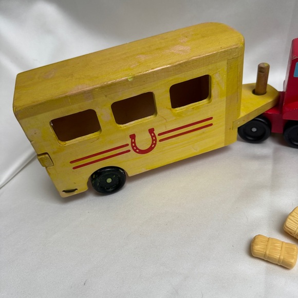 Melissa & Doug Tractor & Animals - Picture 9 of 10